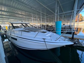 37' Regal 2017 Yacht For Sale